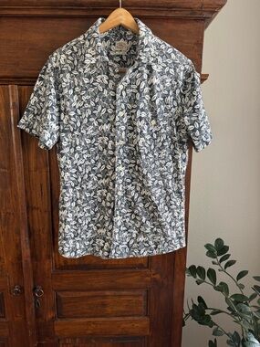 Faherty Short Sleeve Knit Seasons Shirt Navy Avellanas Print